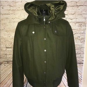 green jacket with hood 💥💥winter/summer sale💥💥